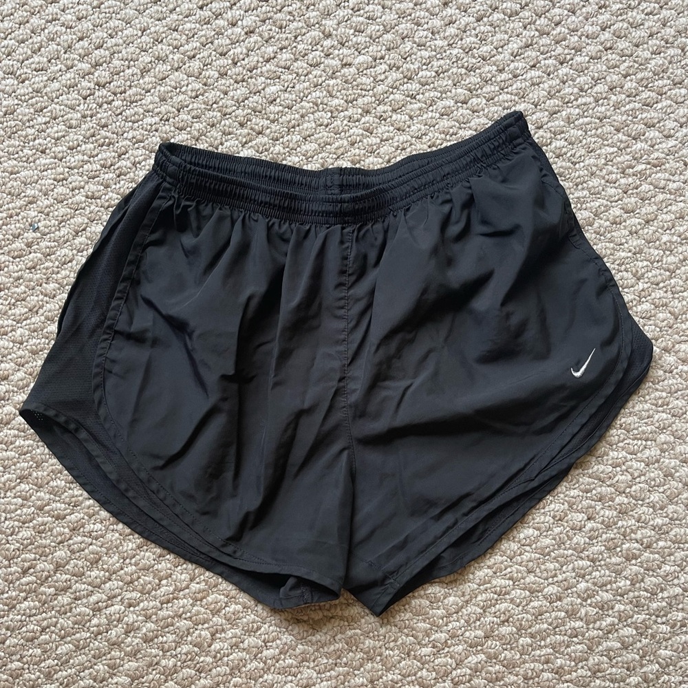 Nike women’s tempo dry shorts